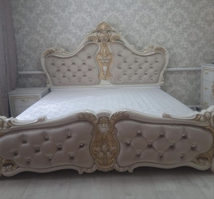 Продам спальный гарнитур