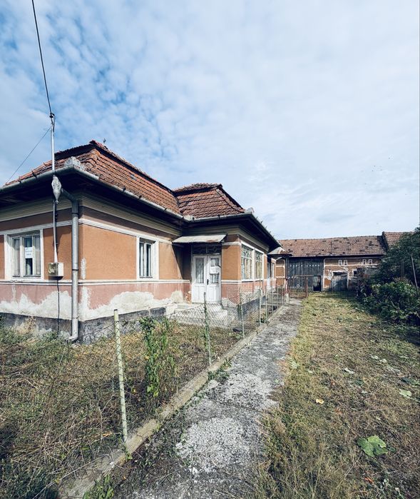 Teren 1278mp cu casa si anexa gospodareasca