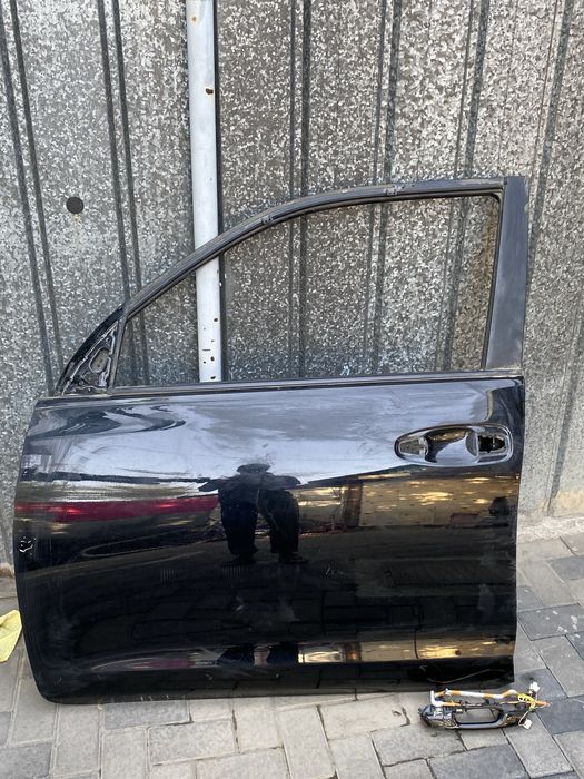 Двери на Toyota Lexus