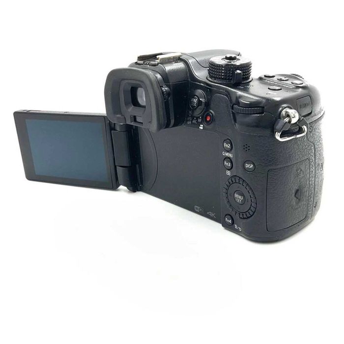 Panasonic GH4 + Lumix 14-140mm