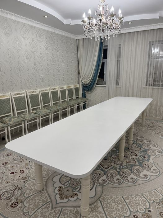 Стол 8 м хорошое состояние