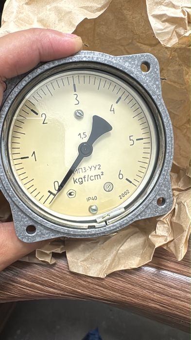 Продам новые манометры