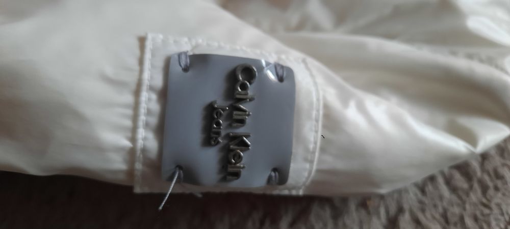 Яке Calvin Klein перлено бяло M