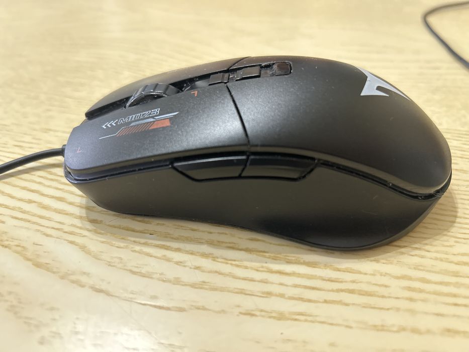 Продам мышку игровая