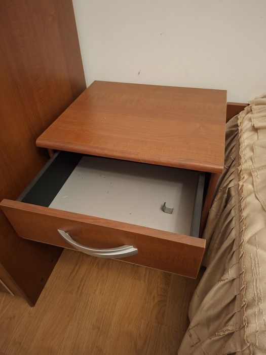 Dormitor complet – 2 paturi cu saltea, dulap, comodă TV, noptiere