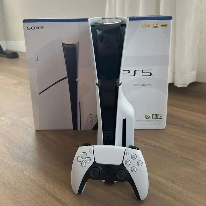 PS5 1Тб , 2 джойстика