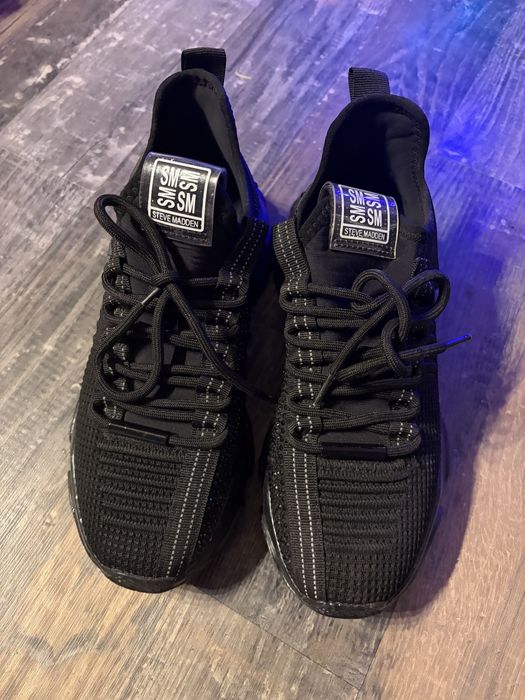 Steve Madden сникърси