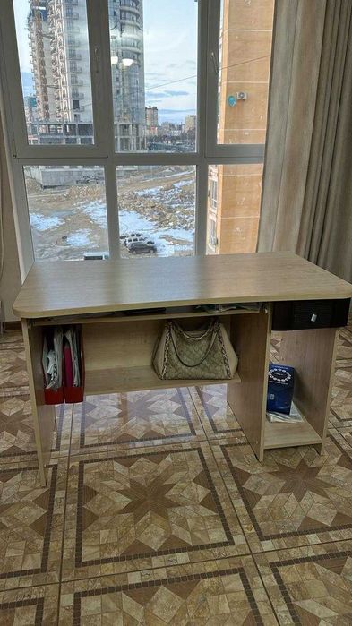 Письменный стол 117х64 см