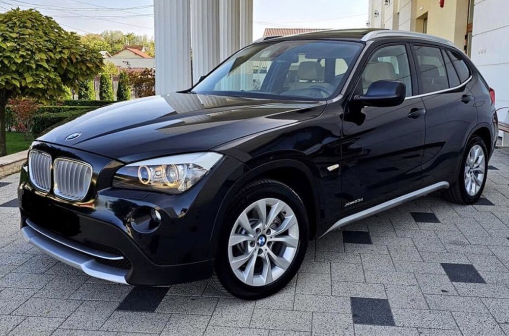 BMW X1 - XDrive - 204cp - Panoramic - Xenon