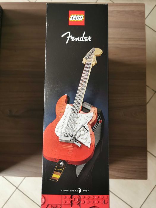 LEGO® Ideas 21329 Fender® Stratocaster™ Лего КитараФендър Стратокастер