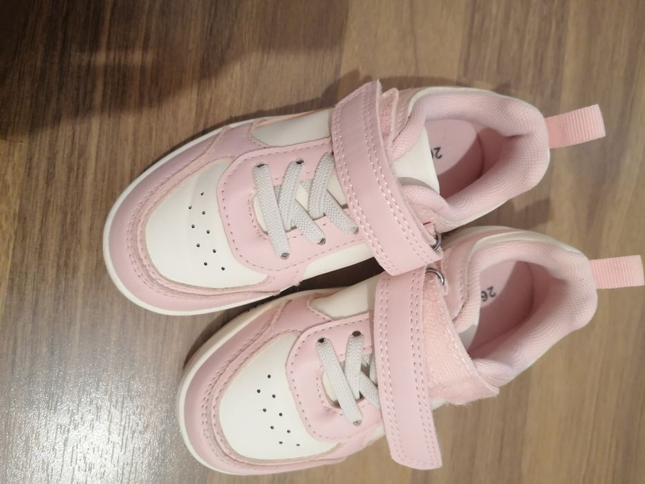 Adidași fetițe nr.26
