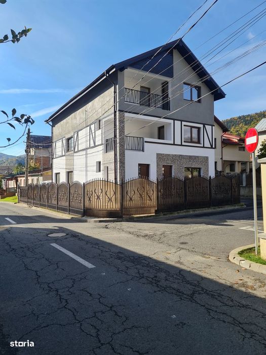 Imobil cu vedere Panoramică Sinaia – Cartier Platou Izvor
