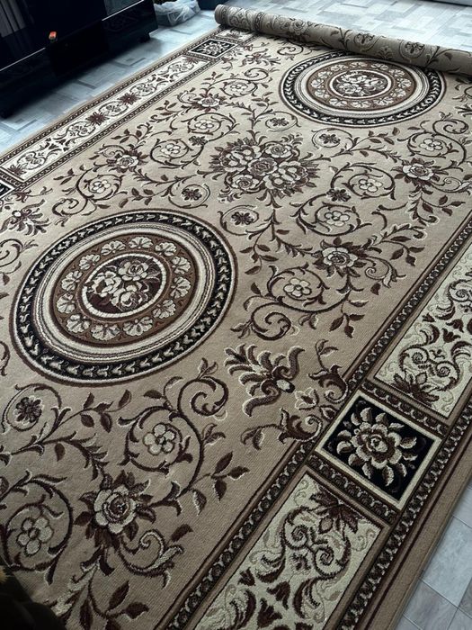 Продам ковер в хорошем состоянии