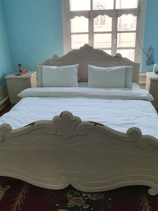 Срочно спальни гарнитур сотилади