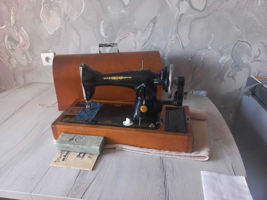 Машинка швейная!!!