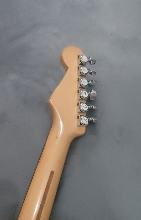 Fender stratocaster Japan(1983 год Е серия )