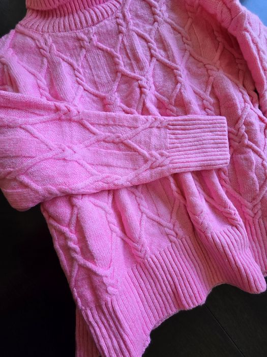 Розов дамски пуловер