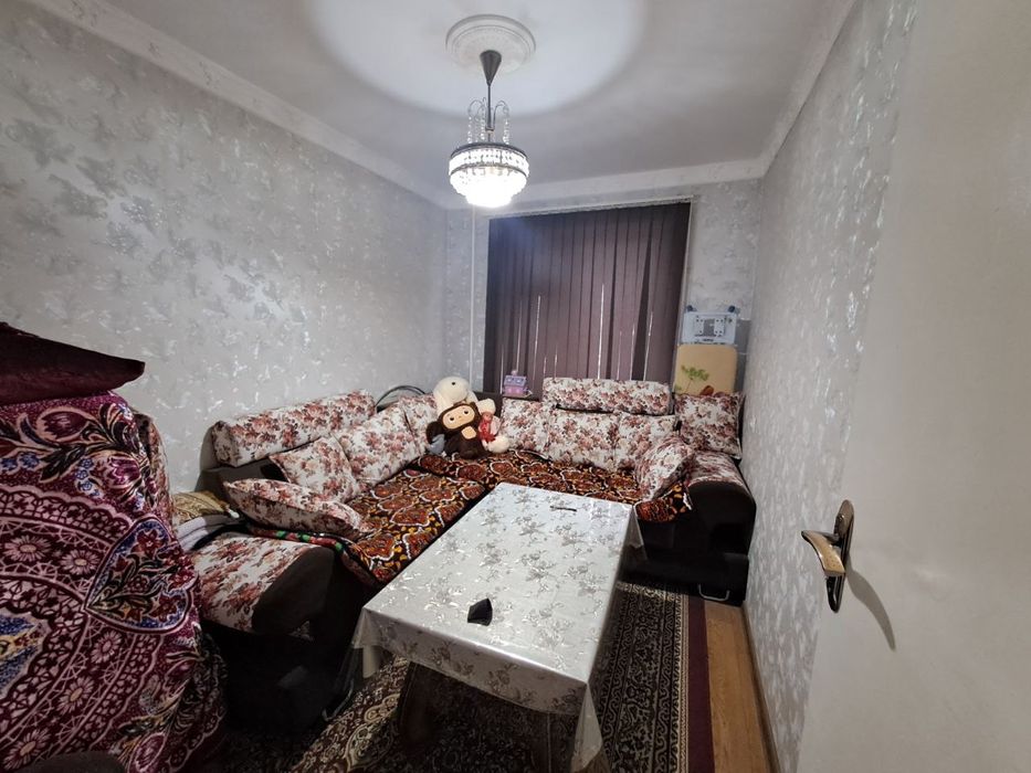 Своя метро М.Горкий 2/2/4  мологоборит с арендатором