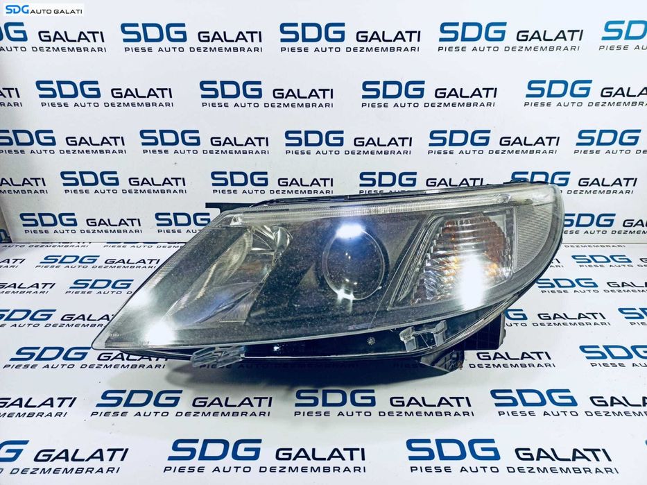 Far Stanga cu Lupa FARA Xenon Saab 93 9-3 2008 - 2012 Cod P12842043 [L1563]