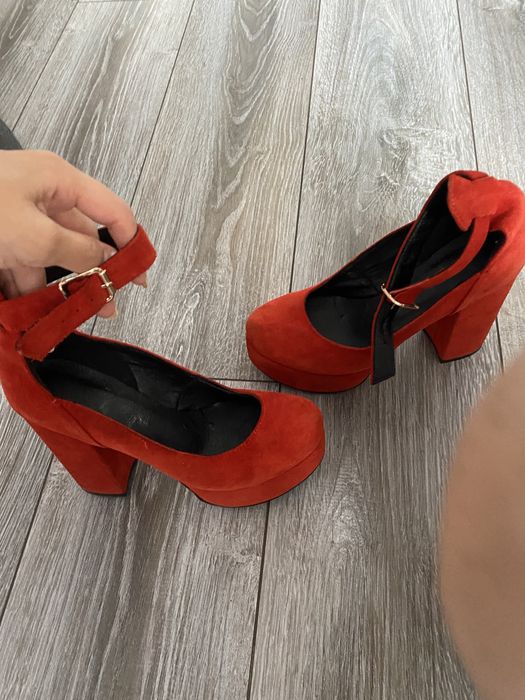 Продаются туфли на платформе в идеальном состоянии