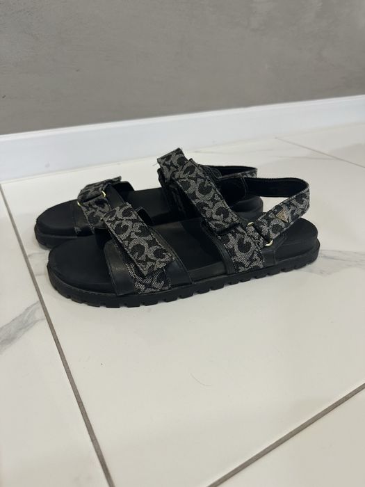 Оригинални сандали Guess 43 размерю