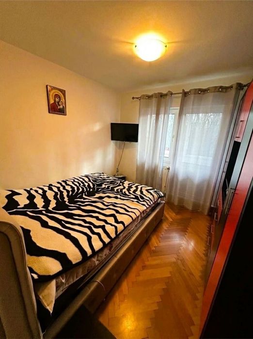 Vand apartament 4 camere