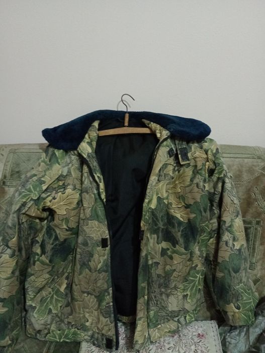 Камуфляж.Куртка и 2 штанов.