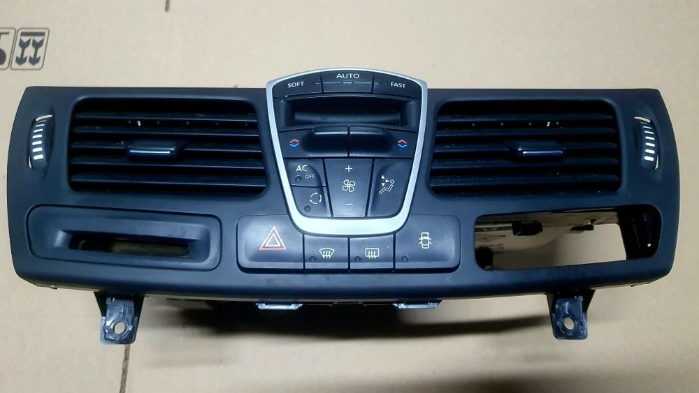 Grila centrala ventilatie Renault Laguna 3
