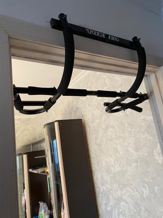 Турник torneo на двери