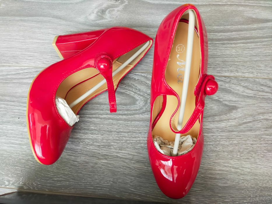 Pantofi lac Noi livrare gratuită