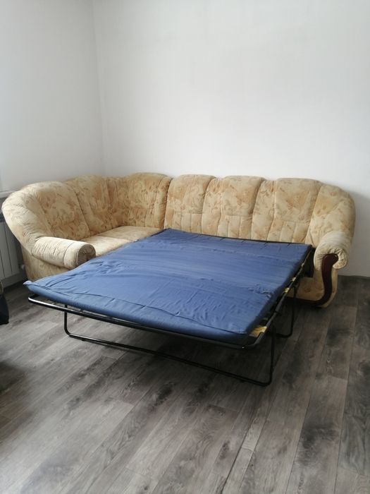 Угловой диван продам