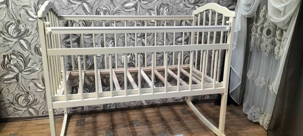 Продам детскую кроватку