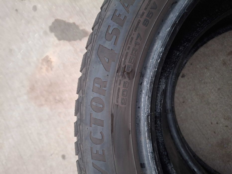 2бр. всесезонни гуми 205/55/17 Goodyear