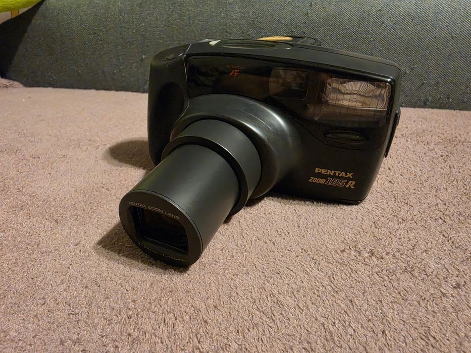 Aparat foto analog pe film Pentax Zoom 105-R