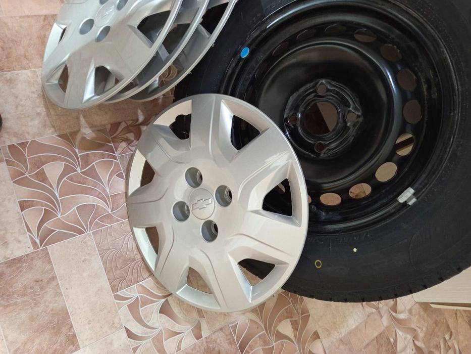 Продам комплект новые колеса