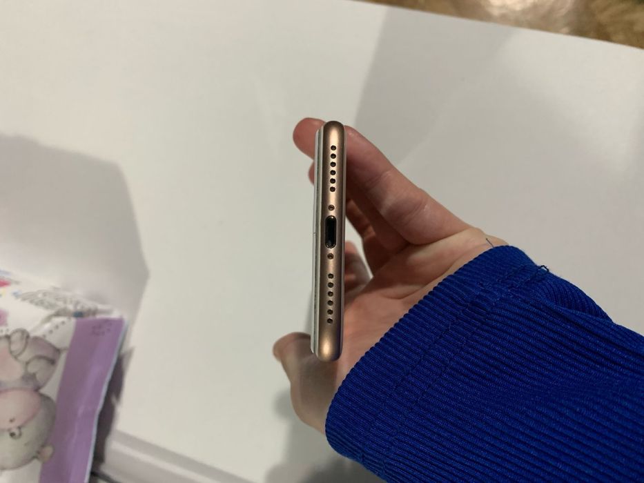 iPhone 8,64гб продам срочно нужны деньги!!