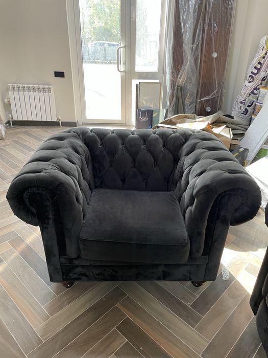 Диван с креслом