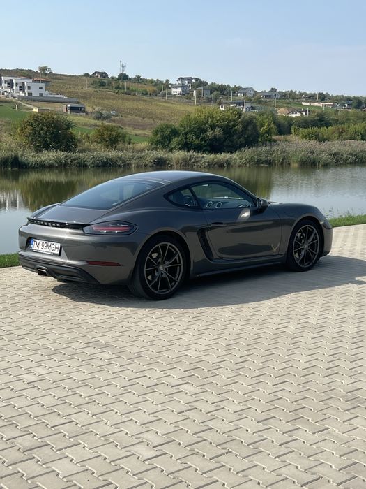 Porsche cayman 718