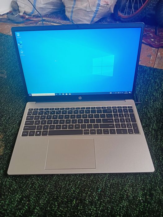 HP Ryzen 5 , 8/512