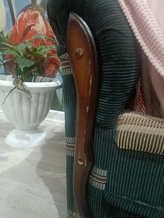 Продам диван двумя креслом качество