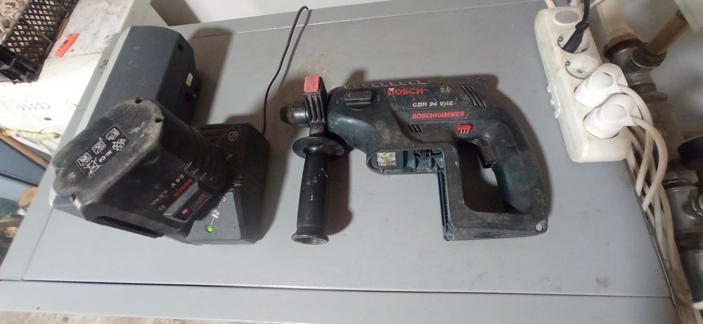 Vând sau schimb bosch gbh de 24 v