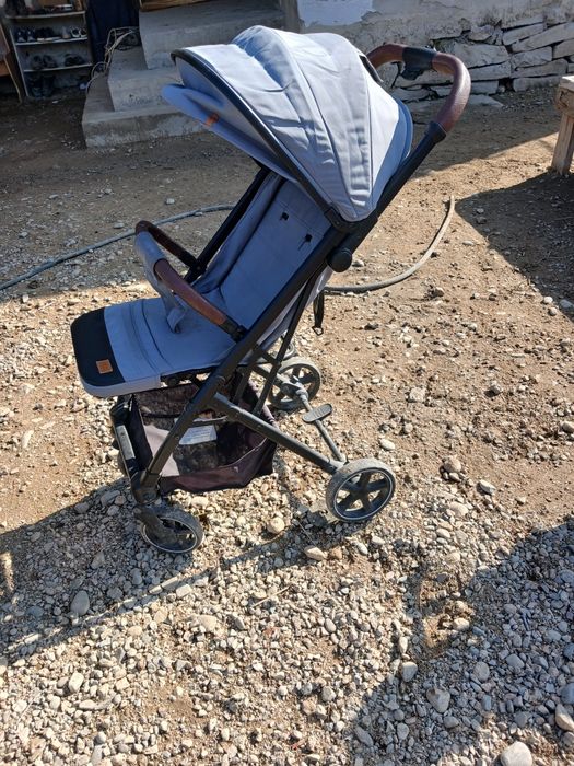 Коляска 20 тыс  тенге