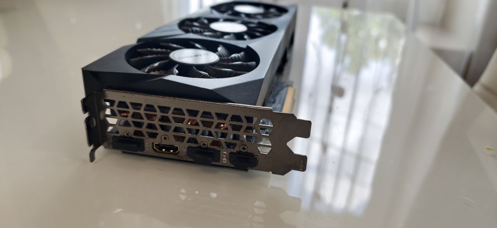 Видеокарта GIGABYTE 3070