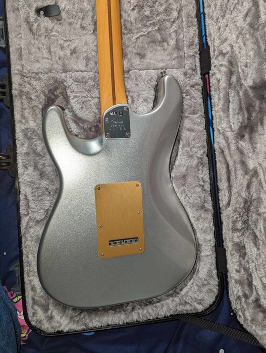 Fender Ultra Stratocaster-USA