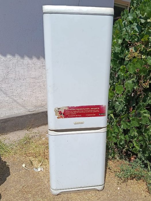 Продам холодильник