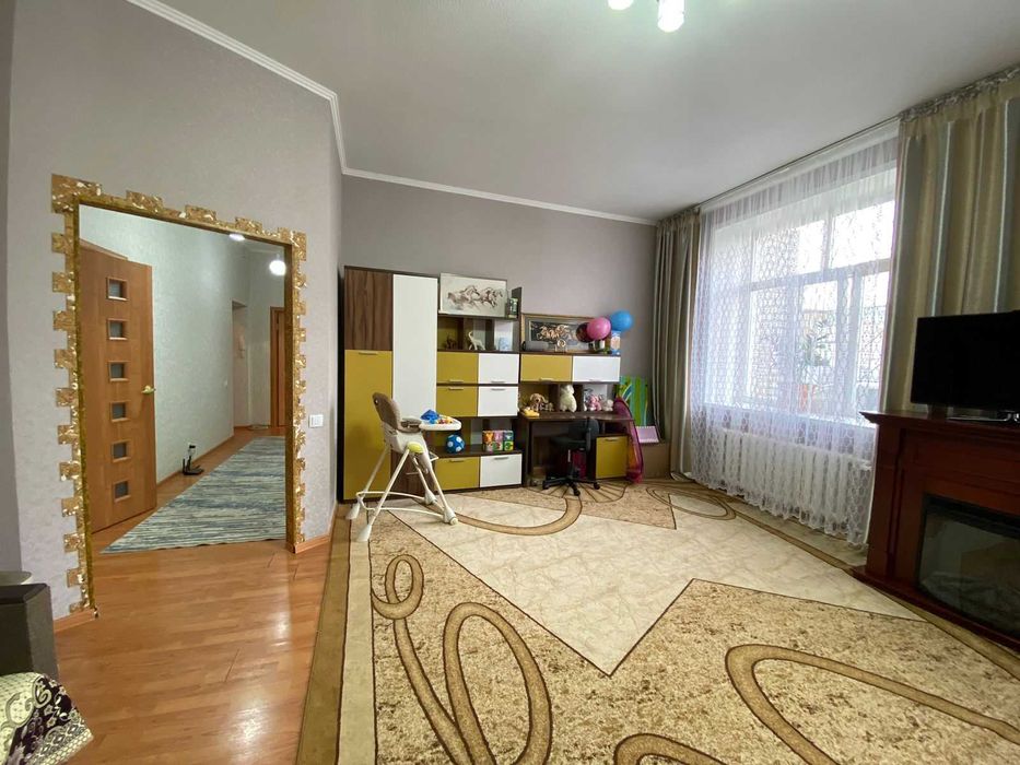 Продам 2 ком квартиру 85 кв м!