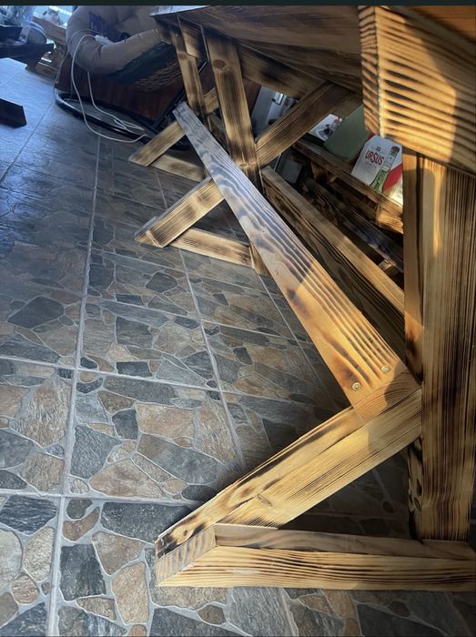 Set rustic lemn masiv brad masa + 2 scaune + 2 banci 3500 ron negociabil