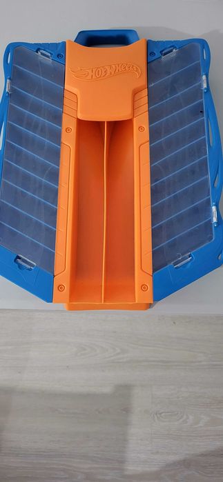 Hotwheels - Display case cu lansator