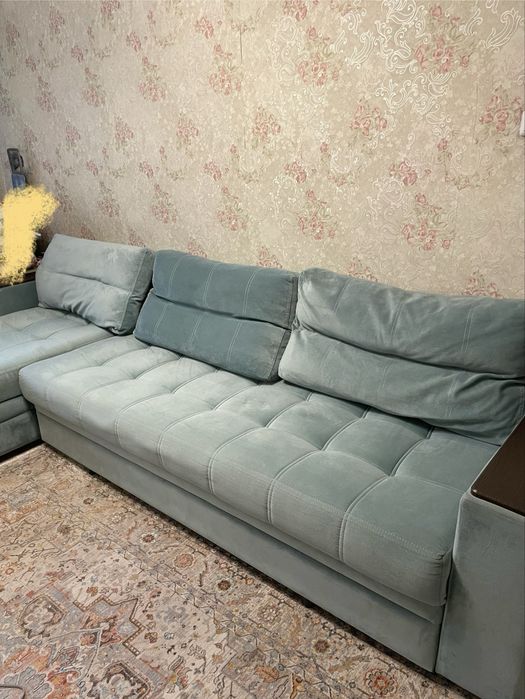 Продается Диван в хорошем состоянии