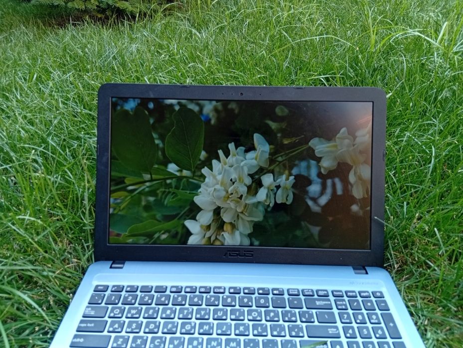 Продам ноутбук ASUS VivoBook X540UA в идеальном состоянии